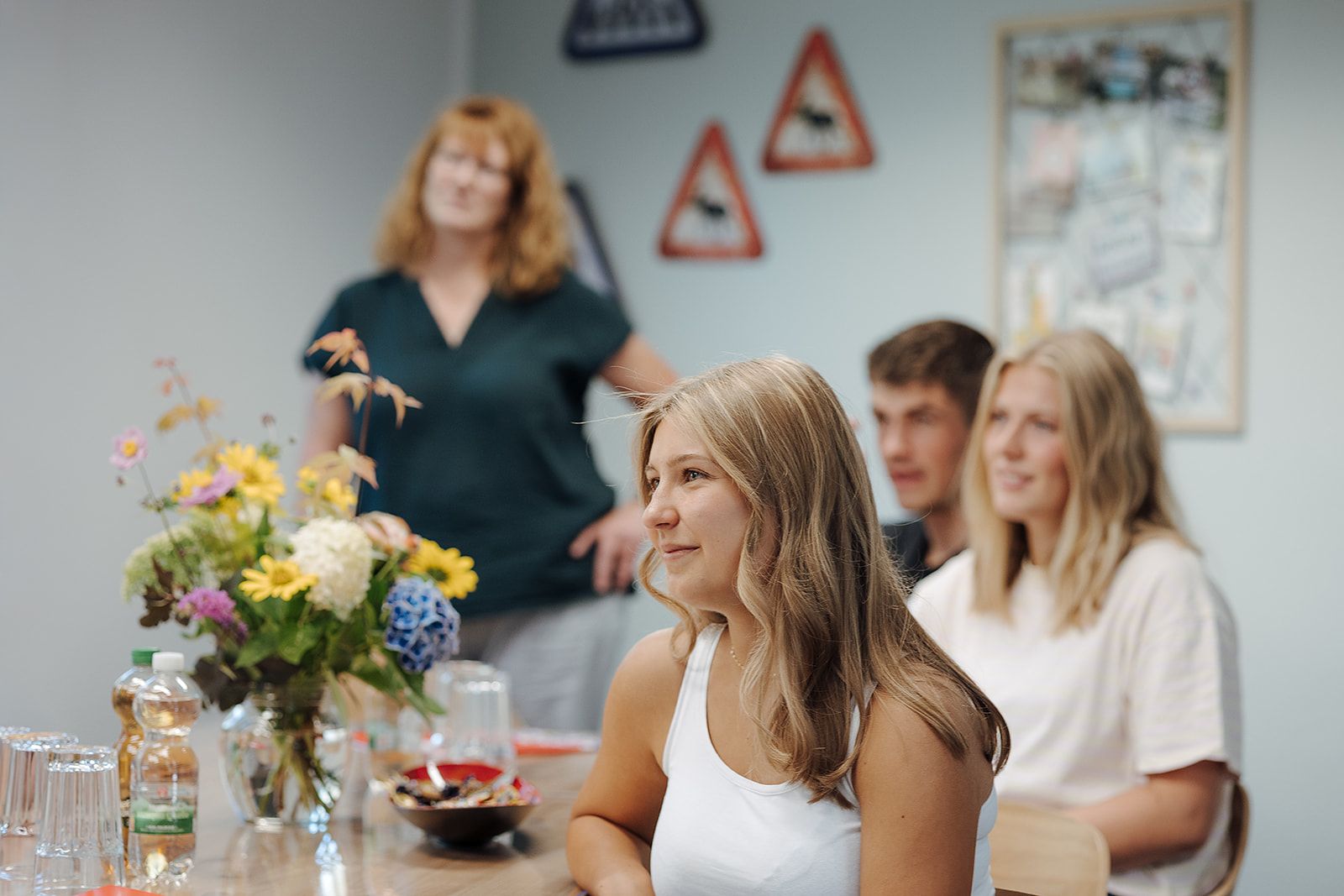 Fahrschülerinnen und Fahrschüler im Theorieunterricht